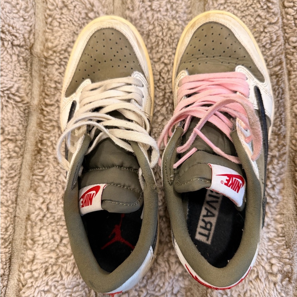 Travis Scott - Nike Kids Sneakers - Olive, White, and Pink Laces